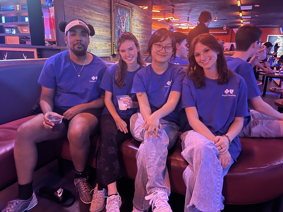 bcbssc's tweet photo. Work can be fun and games. 🎳
Our #interns spent the afternoon networking and bowling. Inside the office, they're getting hands-on training across our company working in accounting, marketing, HR, information technology and more.
#LifeAtSCBlueCross https://t.co/8fkMMAgSl7