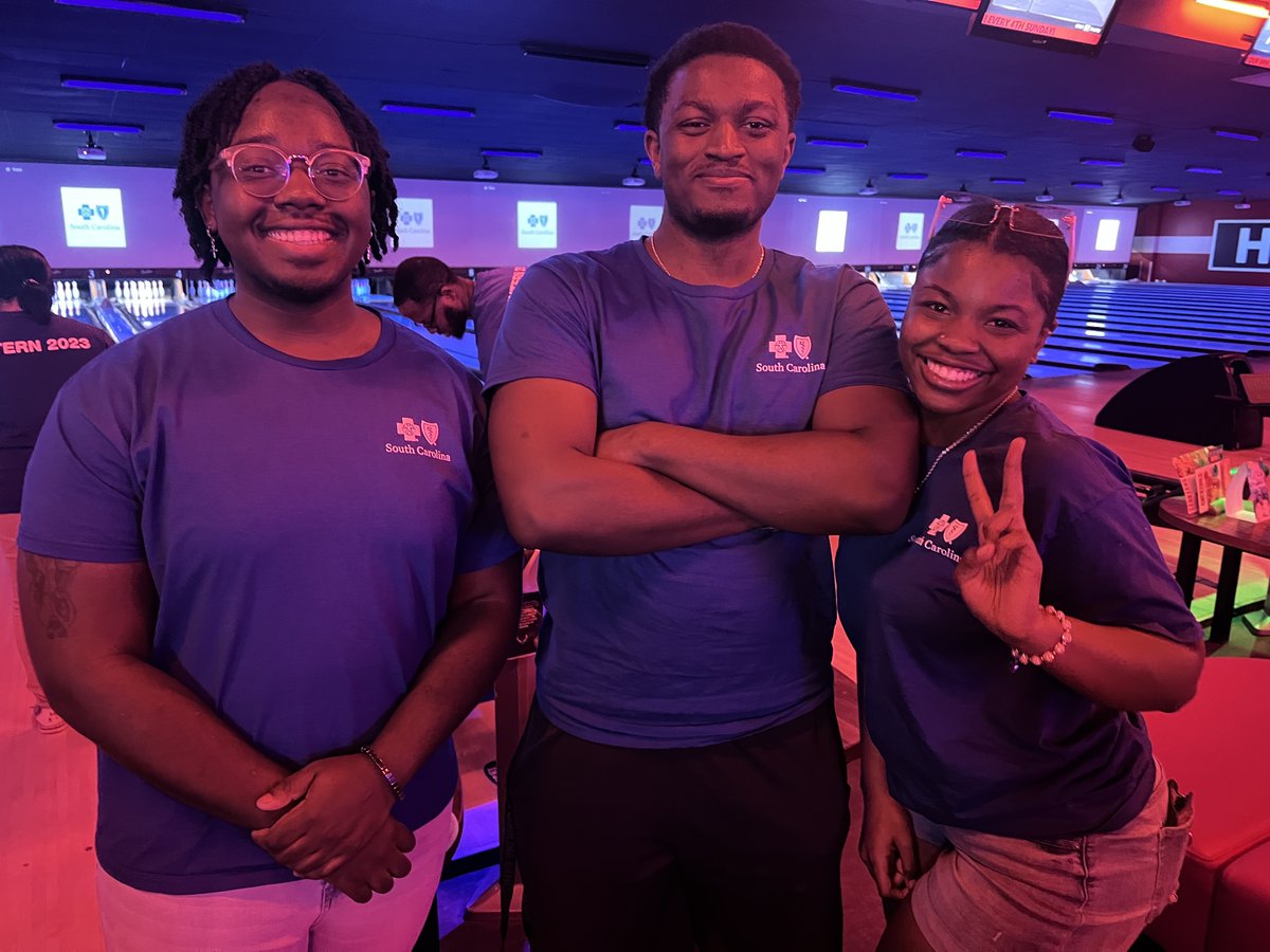 bcbssc's tweet photo. Work can be fun and games. 🎳
Our #interns spent the afternoon networking and bowling. Inside the office, they're getting hands-on training across our company working in accounting, marketing, HR, information technology and more.
#LifeAtSCBlueCross https://t.co/8fkMMAgSl7