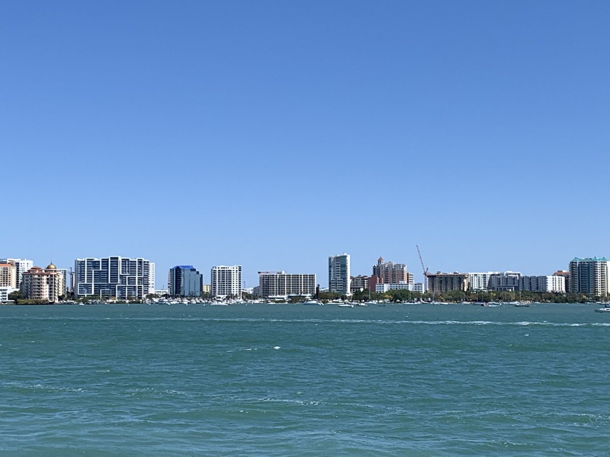 SarasotaFlor's tweet image. Hopefully this roofline isn’t going any higher in downtown #Sarasota #Florida #Greedydevelopers 

Stop skyscraper Obsidian. Its massive build will ruin our charming downtown. #ruiningSarasota

Sign the Petition chng.it/VGXwSCGx