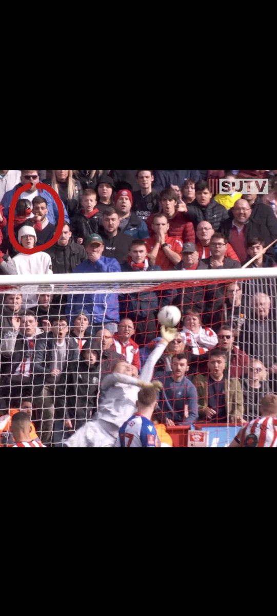 AnthonySydney's tweet photo. @SheffieldUnited Was at that moment my son decided to pick my nose 🤣 https://t.co/MO84gqI54Q