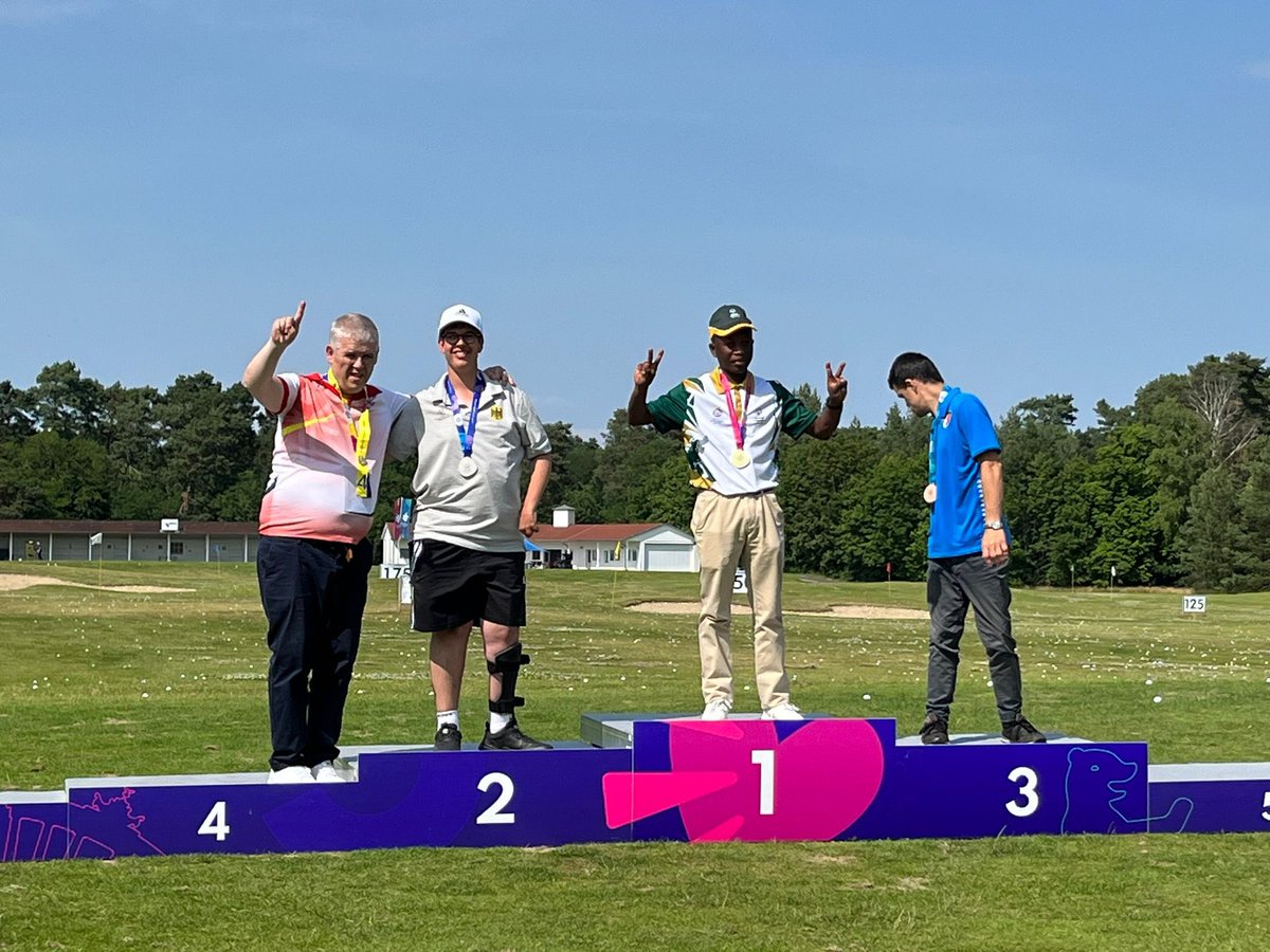 PlenaCyL's tweet photo. 🔴Noticias desde #Berlin 

⛳️Los jugadores de @FPersonas #Segovia hacen podio en los Juego Mundiales @SpecialOlympics 🏅

🏌️Grandes deportistas de #CastillayLeón en estos juegos de la discapacidad intelectual 💪 https://t.co/mPG3ti4mLp