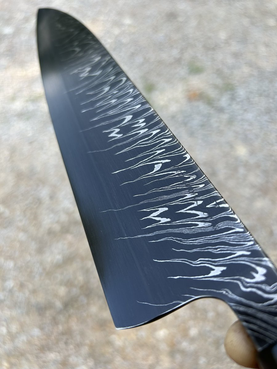 Some wild steel I recently made, I love this wild pattern. It is half of a feather that was drawn out quite a bit which stretches the pattern.