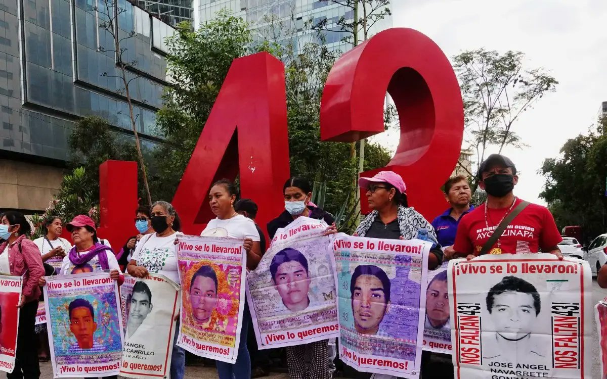 #Militares detenidos por #Ayotzinapa callan en declaración. Los militares han pedido ampliar de 72 a 144 horas el plazo para decidir si se les dictamina la prisión por delito de desaparición forzada de personas, según publicó la agencia Reforma.