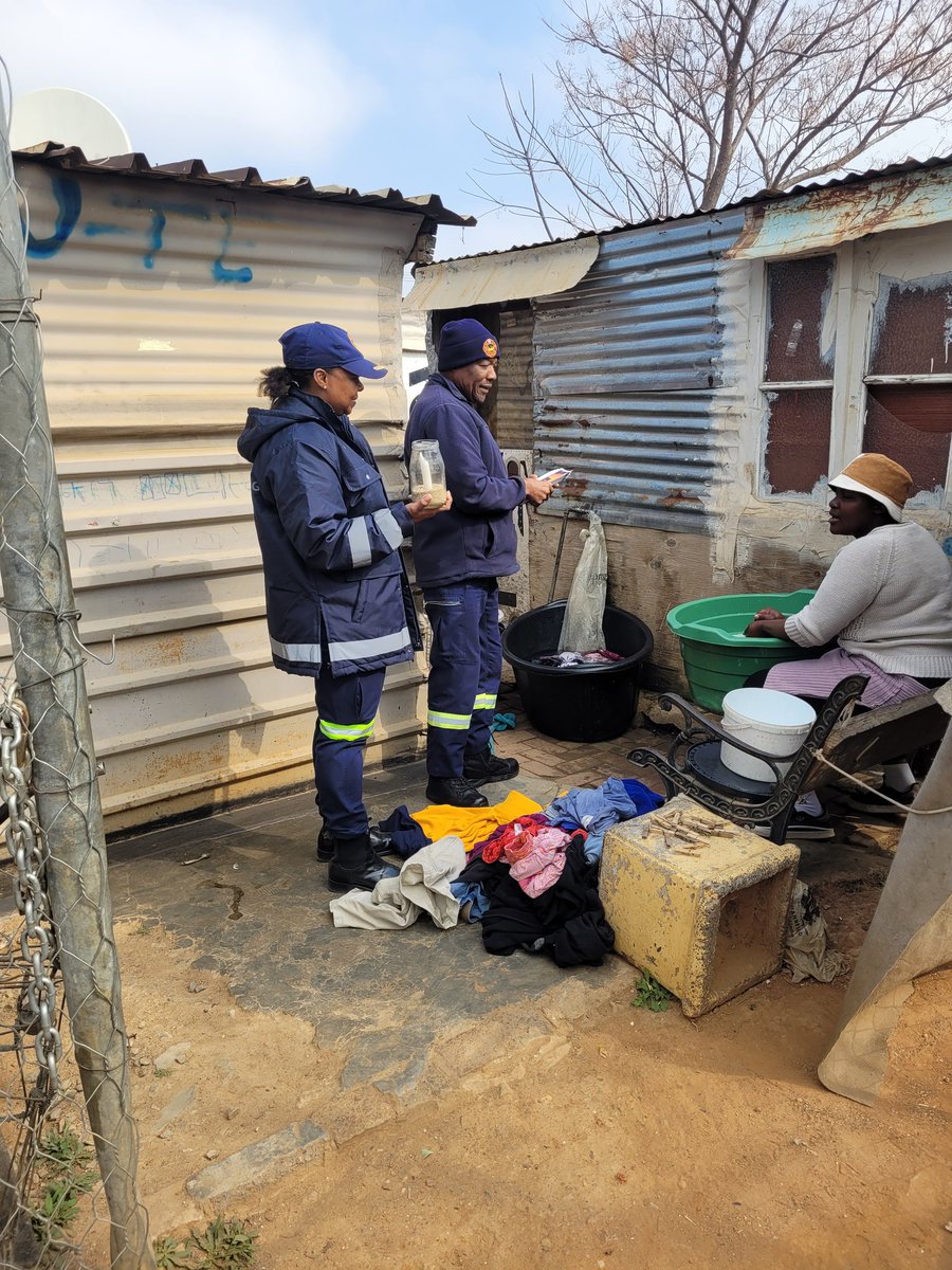 Today, #EMS Public Information Education & Relations Unit was out  at Lions Park (Thabo Mbeki) informal settlement, educating residents about fire safety and safe use of lighting/heating appliances such as heaters, brazier/imbawula, paraffin stoves #SaferWinter #SaferJoburg