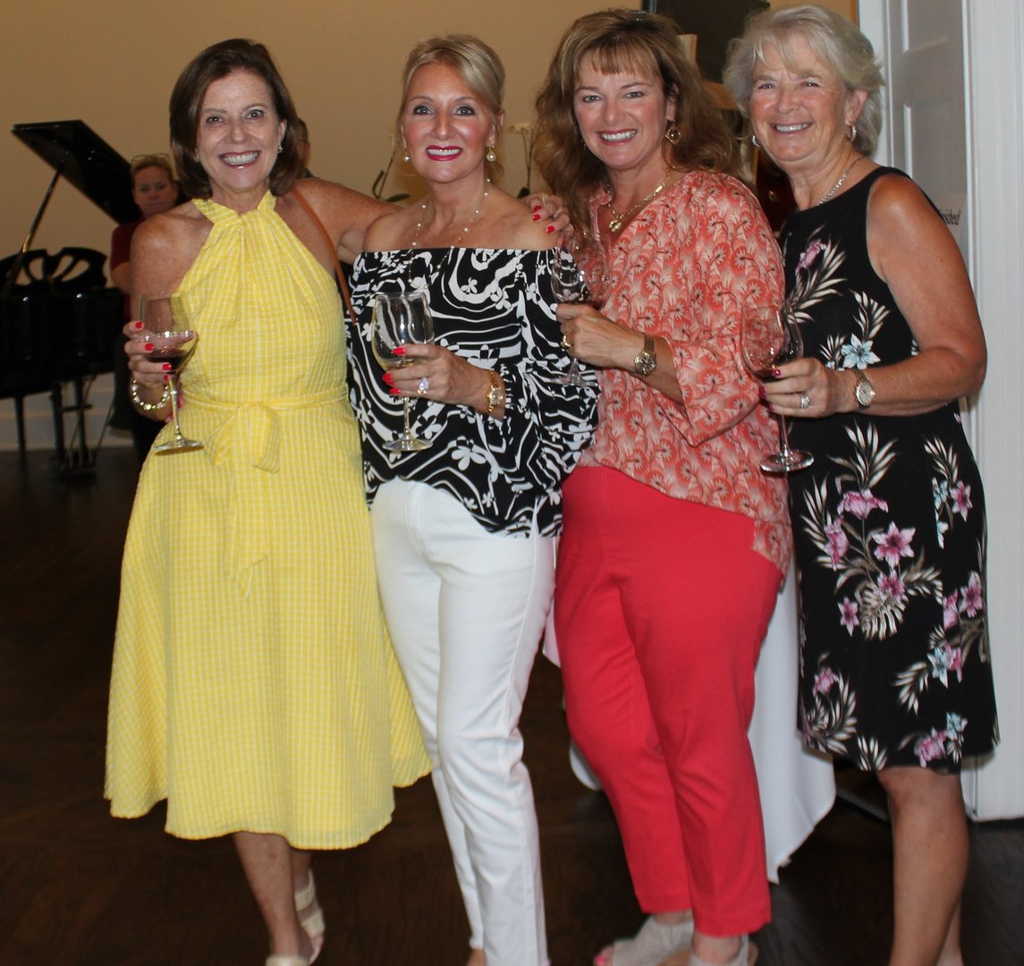 BerkeleyHall_SC's tweet image. Cheers to our wonderful Stock Your Cellar event! Showcasing exceptional wines and the stunning photography of fine art landscape photographer Ben Ham! #BerkeleyExperience