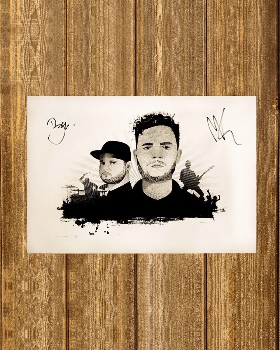 TownsendMusicUK's tweet photo. This unique fine art print features an illustration of @RoyalBloodUK, signed by Mike &amp; Ben in support of @MUSICvCANCER 🖤

Designed by artist Dan McBean with a limited edition print run of 55, all proceeds are donated to cancer care initiatives 🙏

↳ https://t.co/dgEQoUnAE3 https://t.co/o8UpraRSr0
