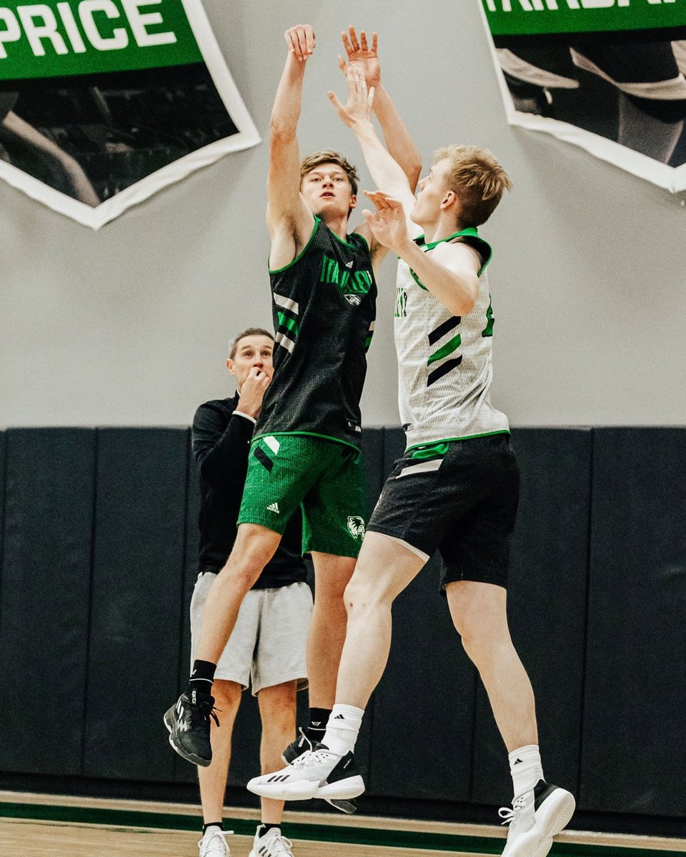 UVUmbb's tweet photo. First practice ✅

#GoUVU #UVU #ProtectTheDen #WAC #NCAA #basketball #ballers #hoop #ballislife #D1 #utahvalley #collegeball https://t.co/qNnmJs9EYr