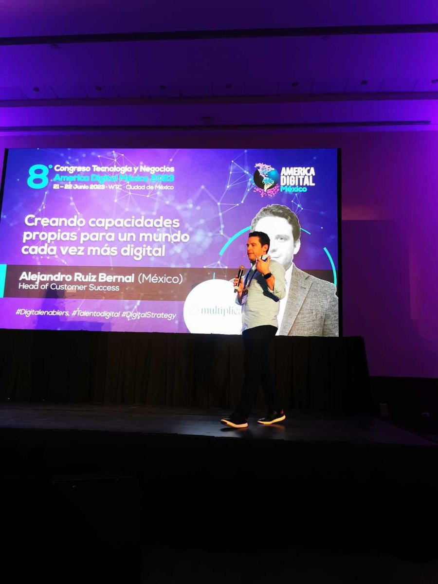 Multiplica tweet media