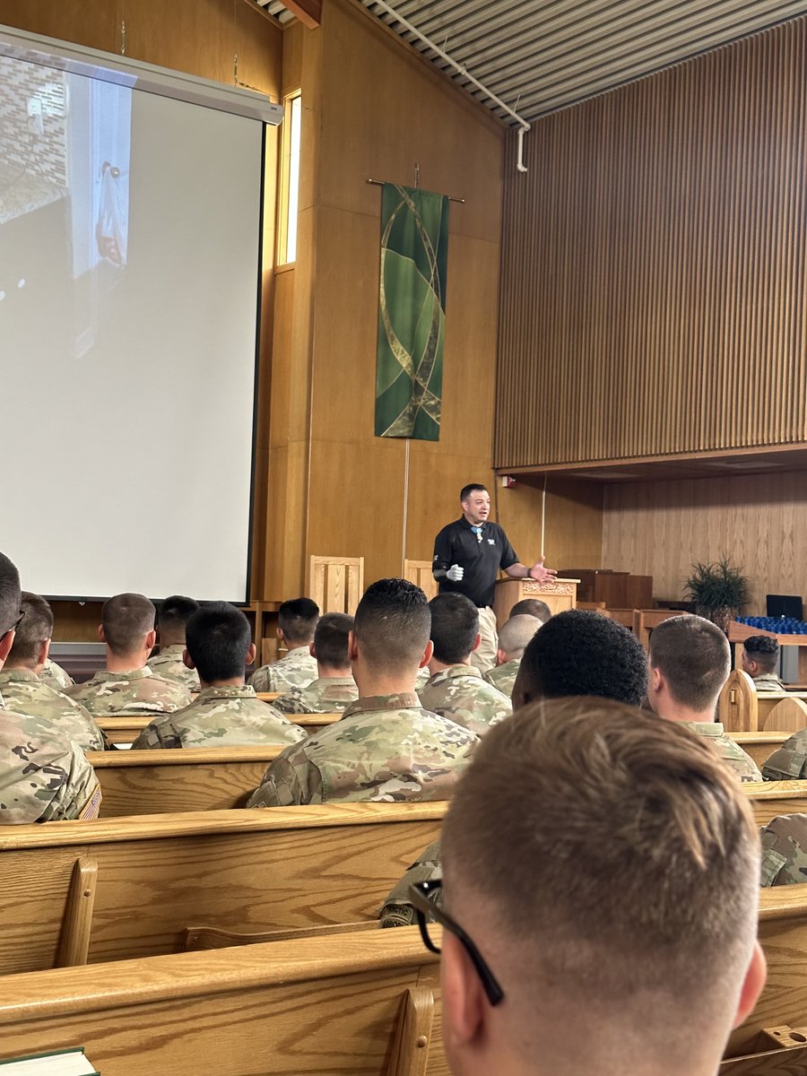 WarriorCallDay's tweet photo. The #WarriorCall team visited Fort Wainwright, Alaska @PAOFWA this week to talk about connectivity among fellow service members.
By encouraging honest dialogue, we can identify those who are struggling and connect them to available resources and services. #BuddyChecks https://t.co/js2qqz1eTK