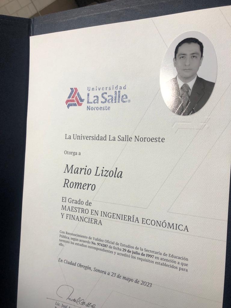 MarioLizola's tweet photo. Muchas gracias a Dios por la oportunidad de terminar y titularme de la maestría en Ingeniería Económica y Financiera de ULSA Noroeste, muchas gracias por todo el apoyo recibido... Pero especialmente a mi esposa y mi familia por apoyarme en este proceso !Lo hicimos! https://t.co/i0Yr1IH24F