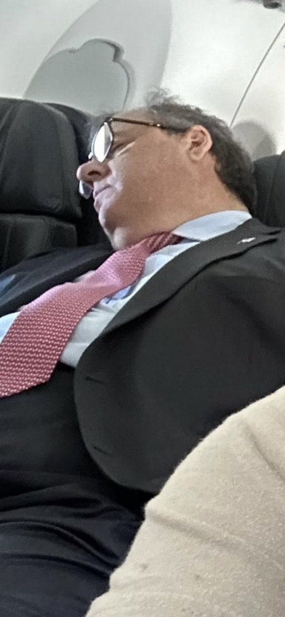 SteverinoRich's tweet image. Chris Christie speaking at #ConservativeMovement:
The audience: