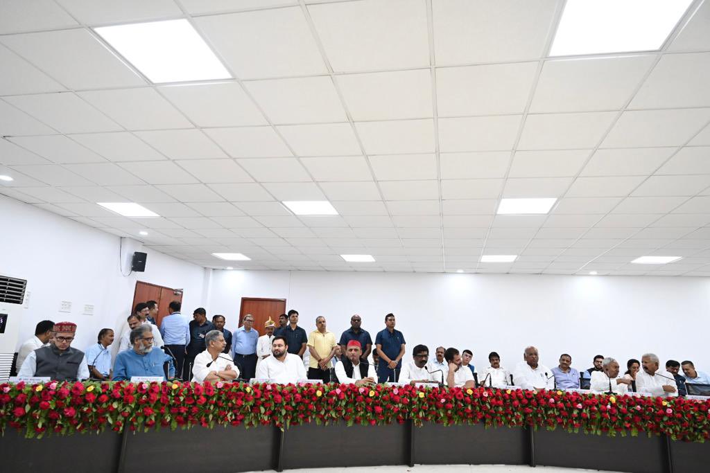 Akhilesh Yadav tweet media