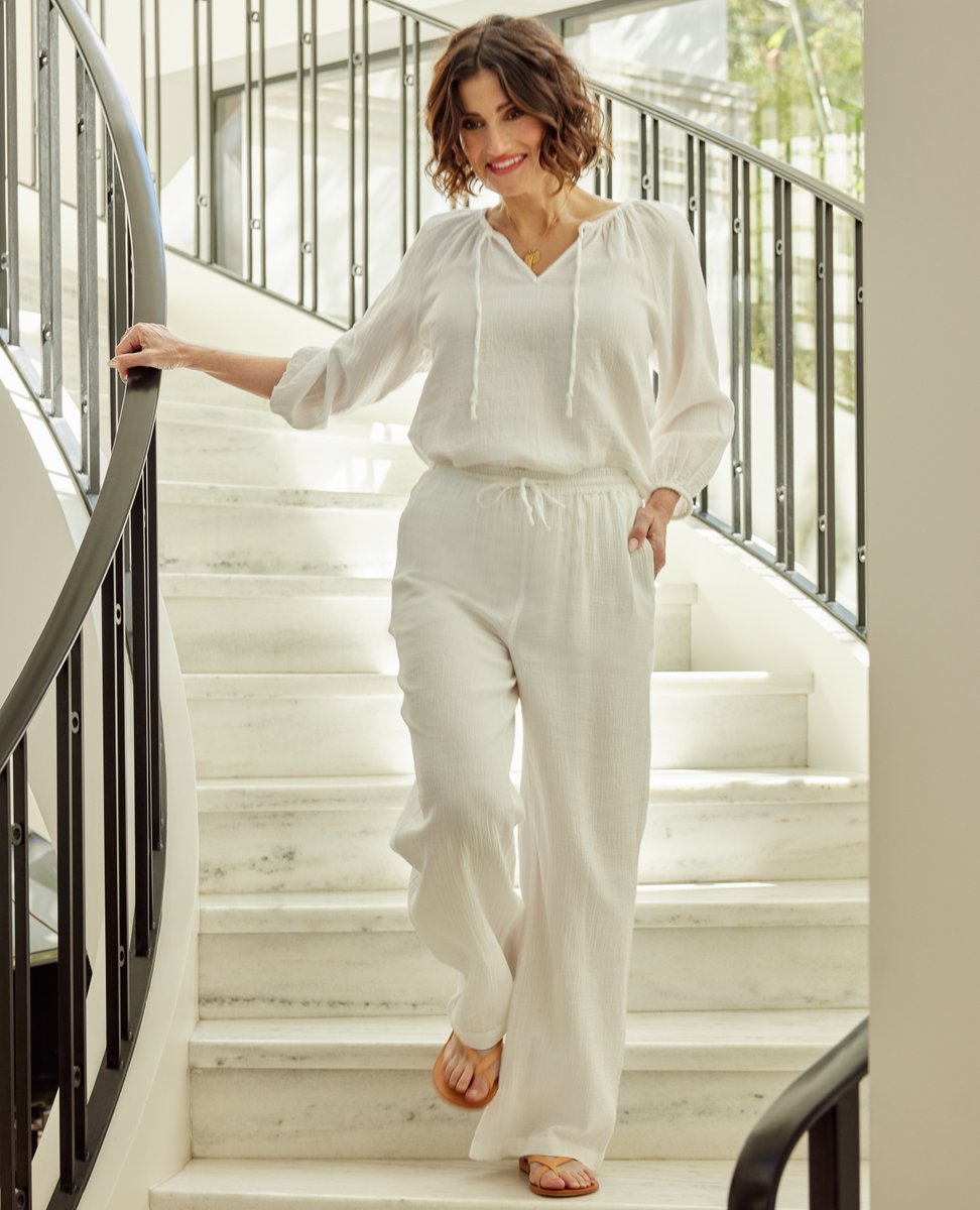 Lightweight, breathable and just absolutely stunning. This is the ultimate summer set when you pair it with our linen pants!