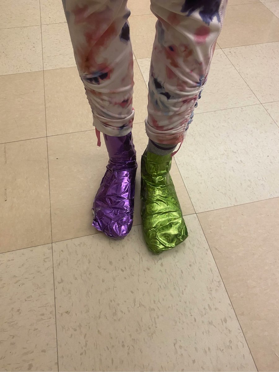 UnionVt's tweet image. More gems from Union Street’s last spirit week. #wackyshoes