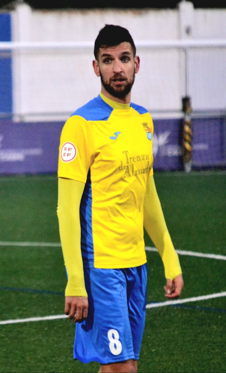 🔊📄 𝗢𝗙𝗜𝗖𝗜𝗔𝗟 |
✍🏼 𝗥𝗘𝗡𝗢𝗩𝗔𝗖𝗜𝗢𝗡
EMILIO VELASCO renueva con la A.D. Almudévar para la temporada 2023-24.
El jefecito. Un líder dentro y fuera del campo. 

#ADAlmudévar💛💙
#ADAlmudévar_2023_2024