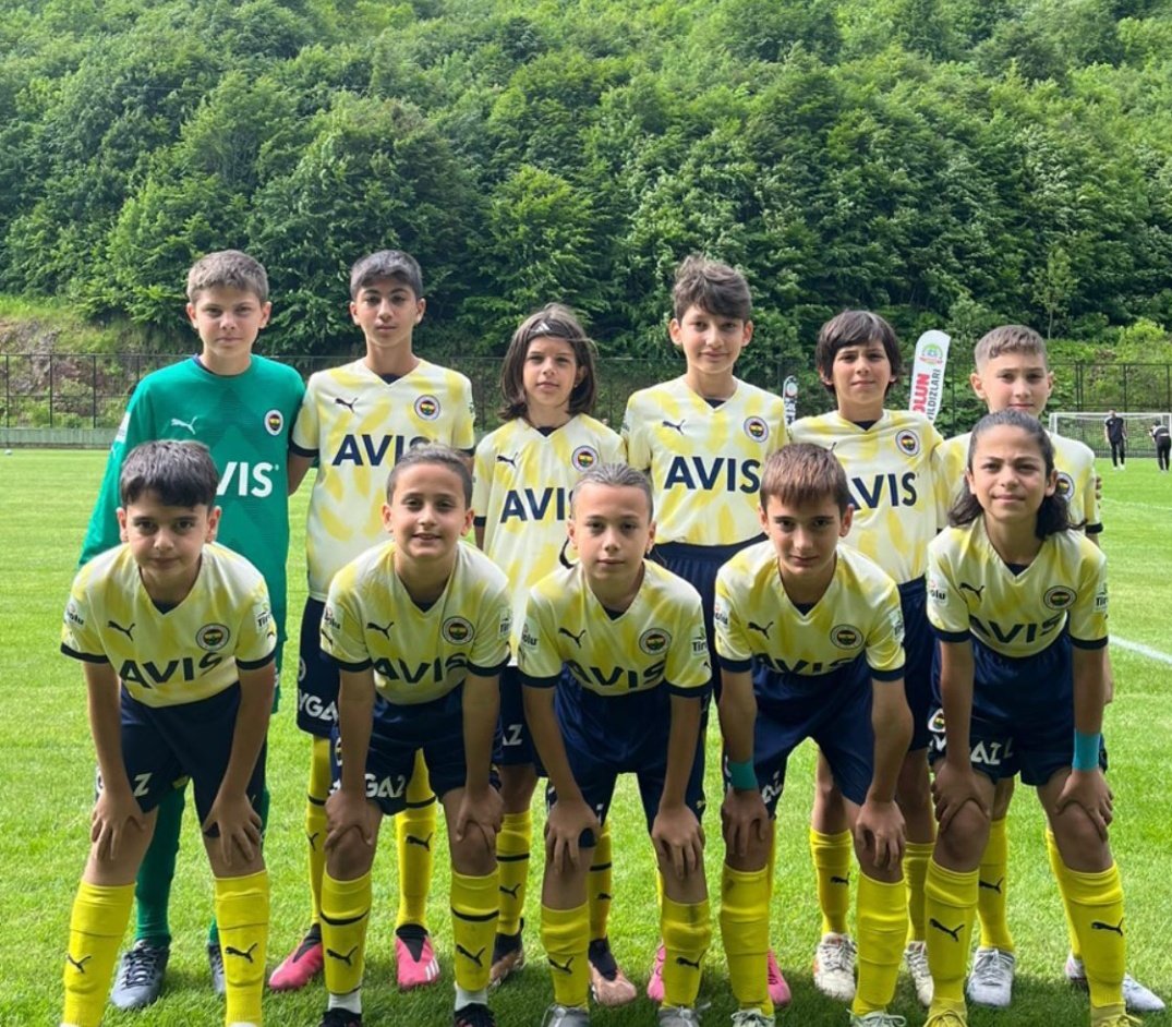 Fenerbahçe U11 takımı, U11 ligini şampiyon olarak tamamladı. Tebrikler 👏👏👏