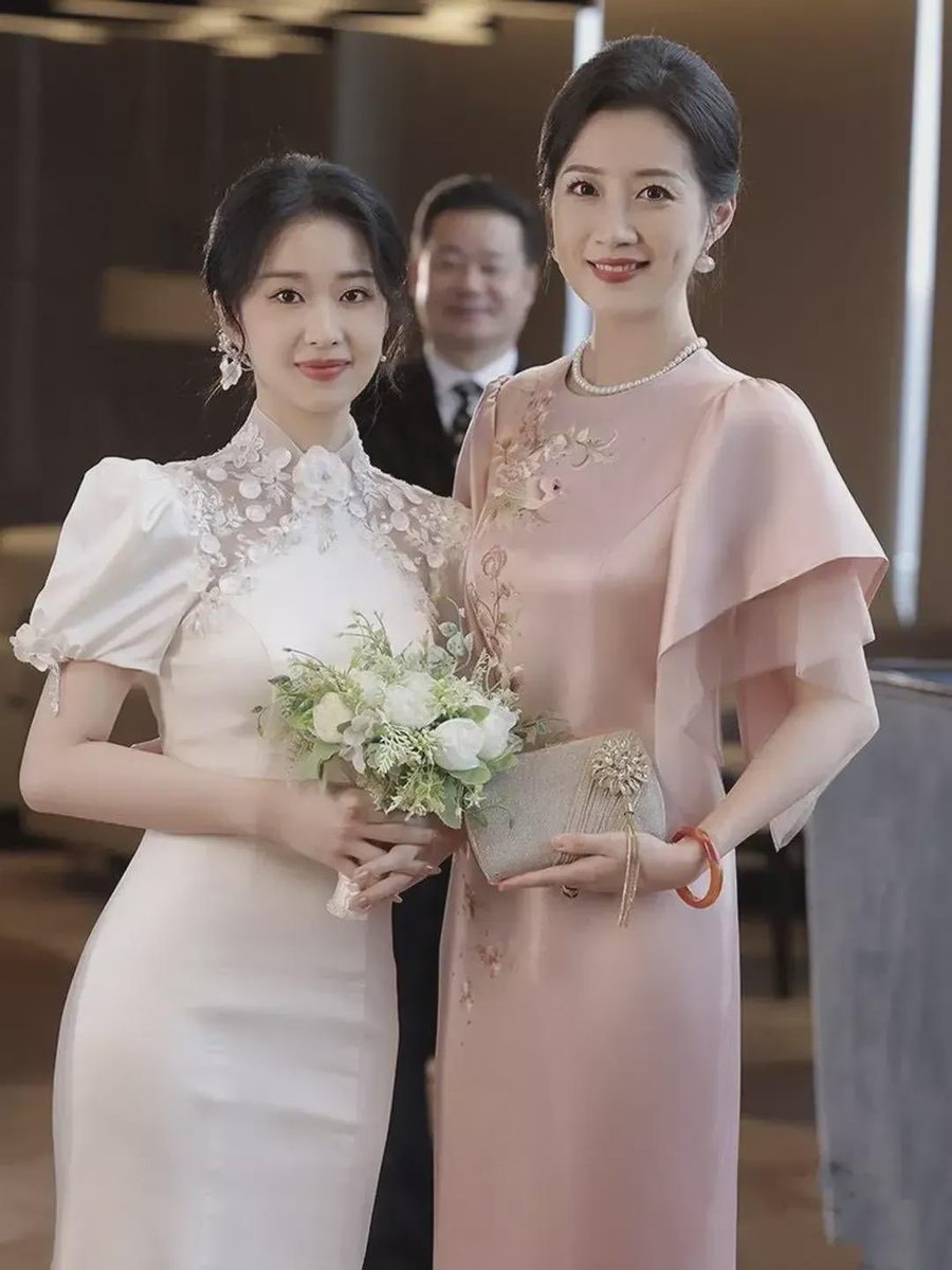 TGODladys's tweet photo. ��么选？ https://t.co/7j01ec2MxF