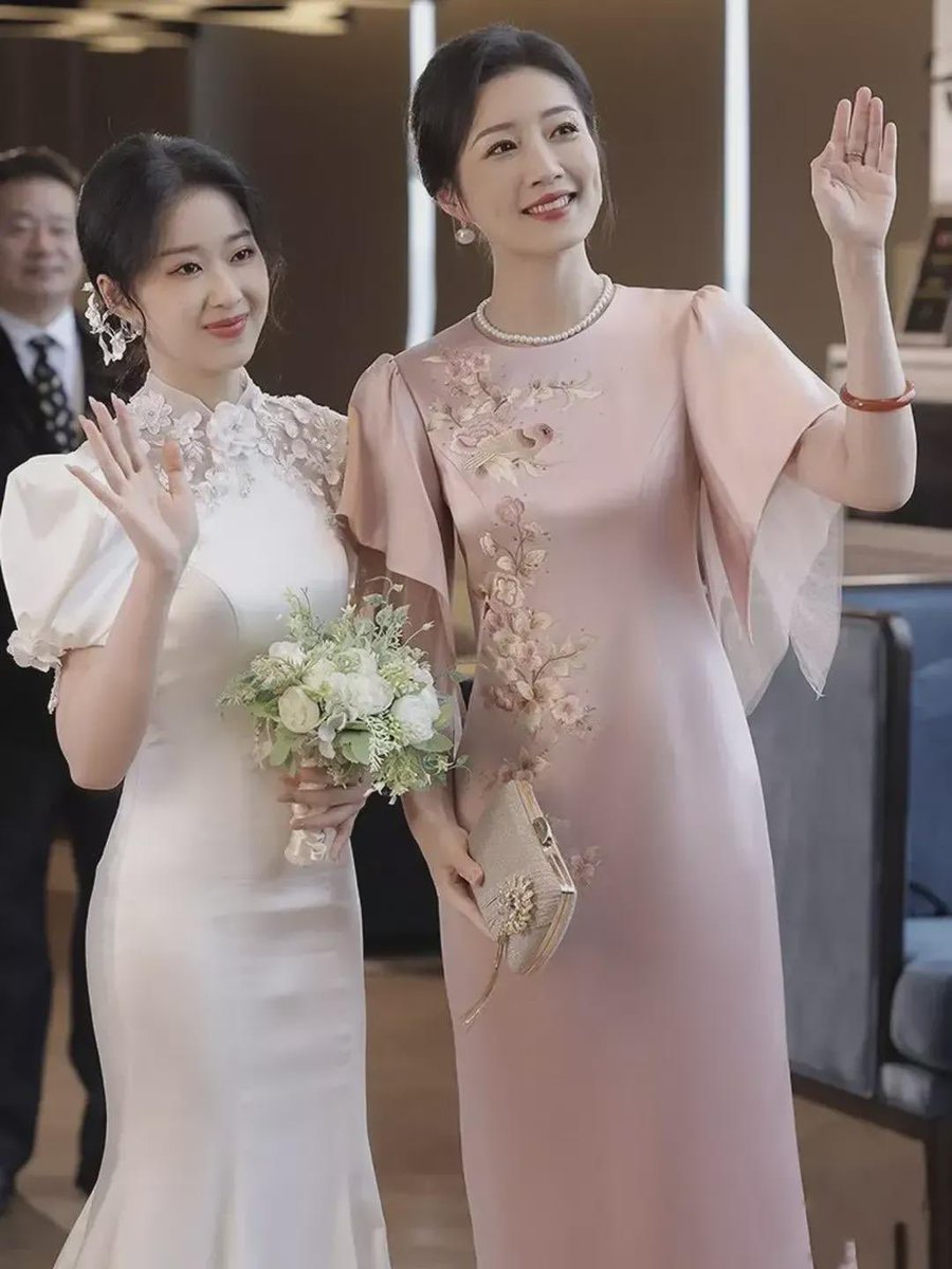 TGODladys's tweet photo. ��么选？ https://t.co/7j01ec2MxF