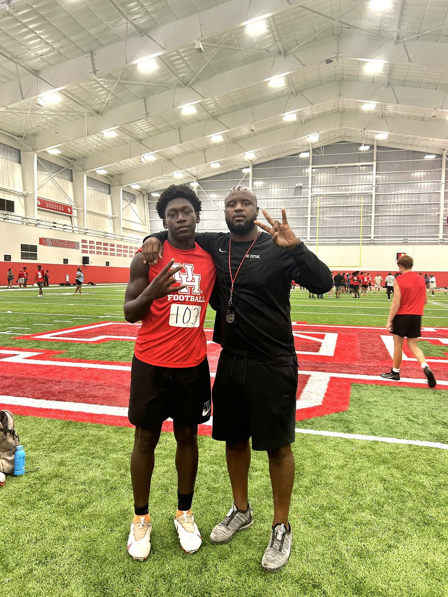Kos! ‘26 OLB 🇳🇬 (@kosi_okpala) on Twitter photo Had a great camp at Houston with the LB’s <a href="/coacharchiemac/">Archie McDaniel</a> <a href="/CoachEllerbrock/">Matt Ellerbrock</a> <a href="/coach_weaver_/">Will Weaver</a> <a href="/CoachJensen3/">CoachJensen</a> <a href="/rashadbobino44/">rashad bobino</a> Had a great camp at Houston with the LB’s <a href="/coacharchiemac/">Archie McDaniel</a> <a href="/CoachEllerbrock/">Matt Ellerbrock</a> <a href="/coach_weaver_/">Will Weaver</a> <a href="/CoachJensen3/">CoachJensen</a> <a href="/rashadbobino44/">rashad bobino</a>