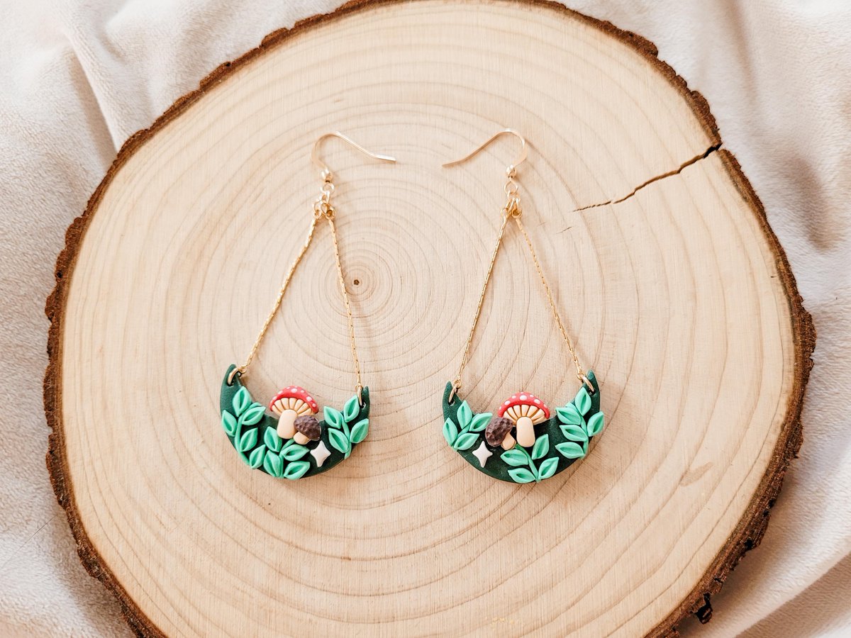 Whimsical forest-y earrings using polymer clay  [by acornshop]
  
 #jewelry #teamlove