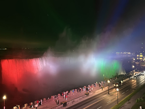 ani_digital's tweet photo. US: Niagara Falls lit up in tricolour to welcome PM Modi

Read @ANI Story | https://t.co/z7xKtwuuNG
#US #NiagaraFalls #Tricolour #PMModi https://t.co/j6T1QJ2yvM