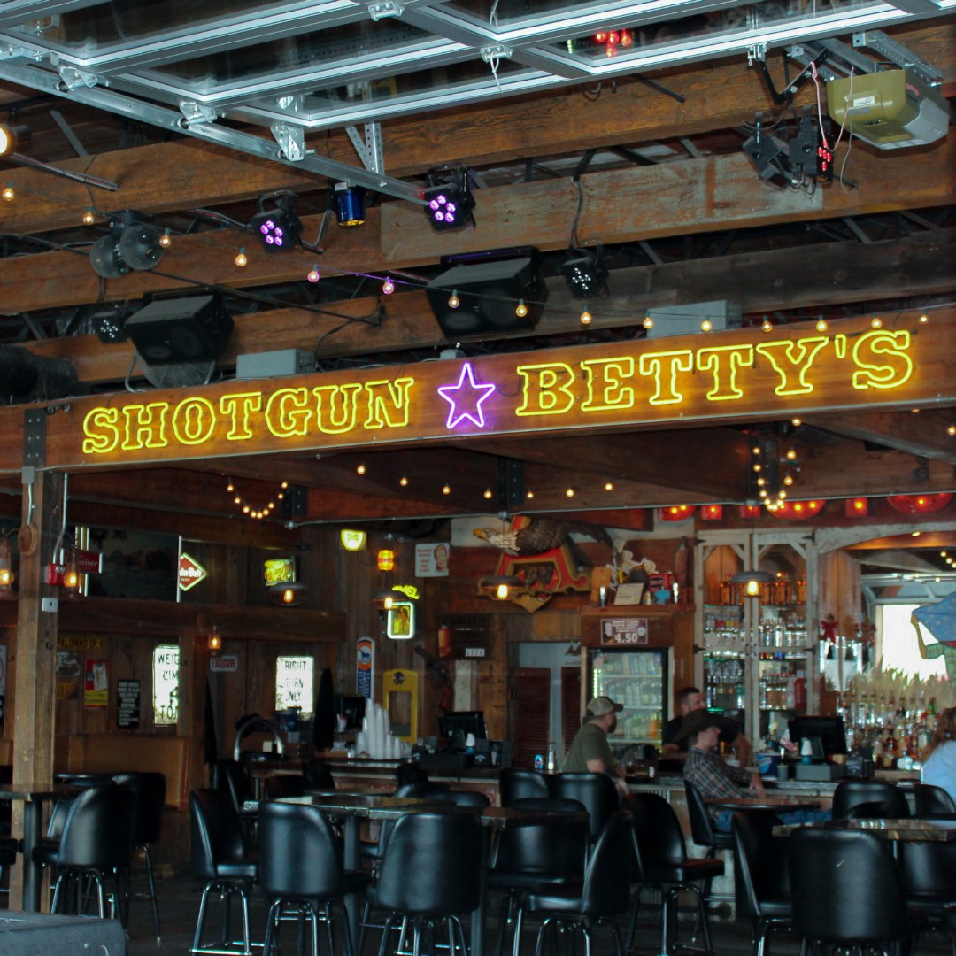 Grab your cowboy boots and get ready to two-step the night away at Shotgun Betty's! 🤠🎶