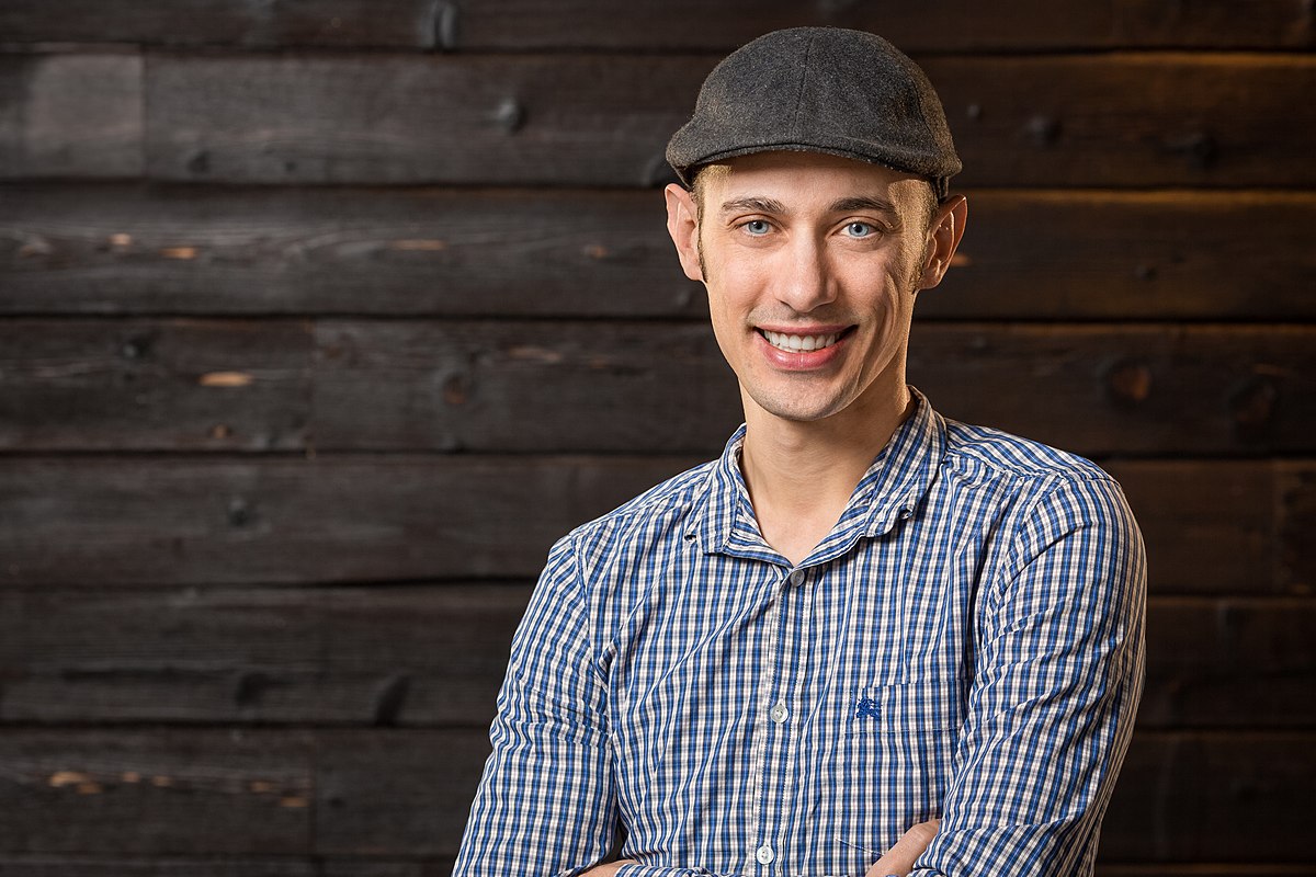 #FamousCanadianImmigrants

Tobias Lütke immigrated to Canada from Germany and went on to develop Shopify, a multi-channel commerce platform. Shopify currently powers over 800,000 businesses in approximately 175 countries.
zurl.co/UhnN