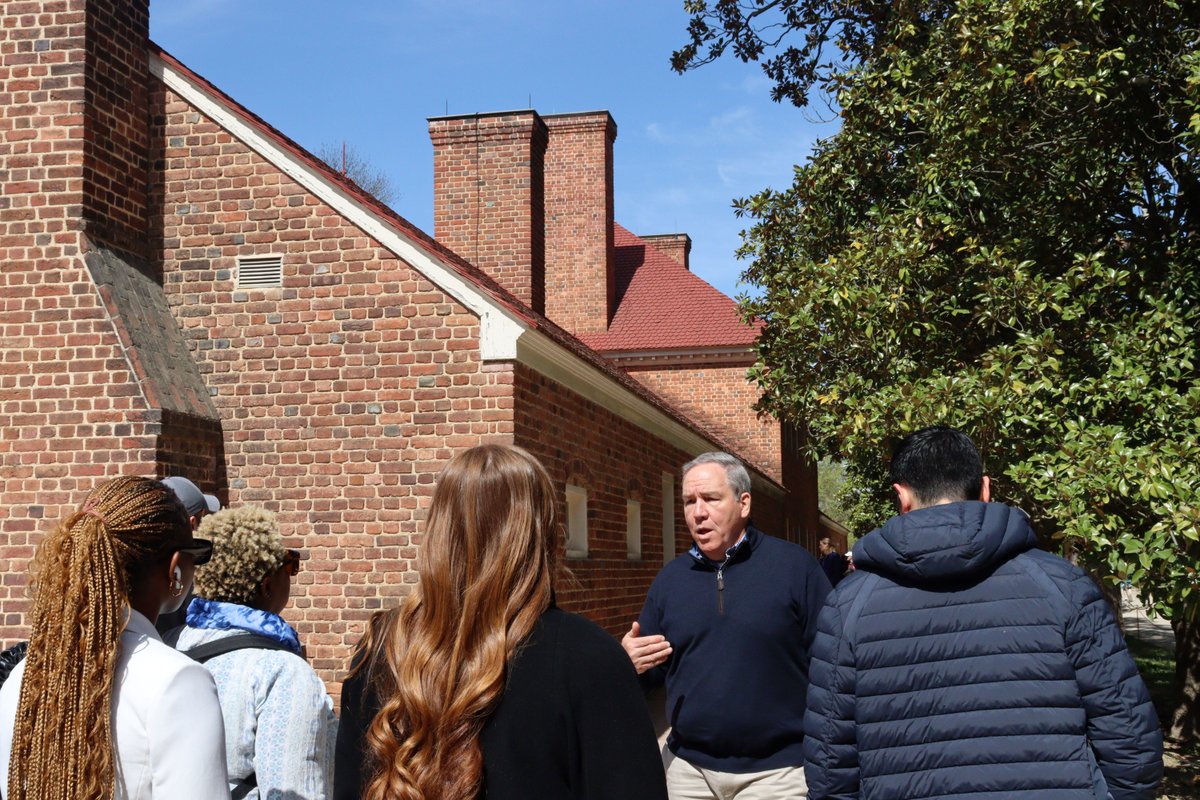 A key component of the LDNS Lab's leadership education and training is #AppliedLeadershipExperiences.

Below are some highlights from our <a href="/ASU_SPGS/">School of Politics and Global Studies</a> Policy Design Studio students' Applied Leadership Experience at George Washington's Mt. Vernon. Learn more: ow.ly/lEwR50Osn9j
