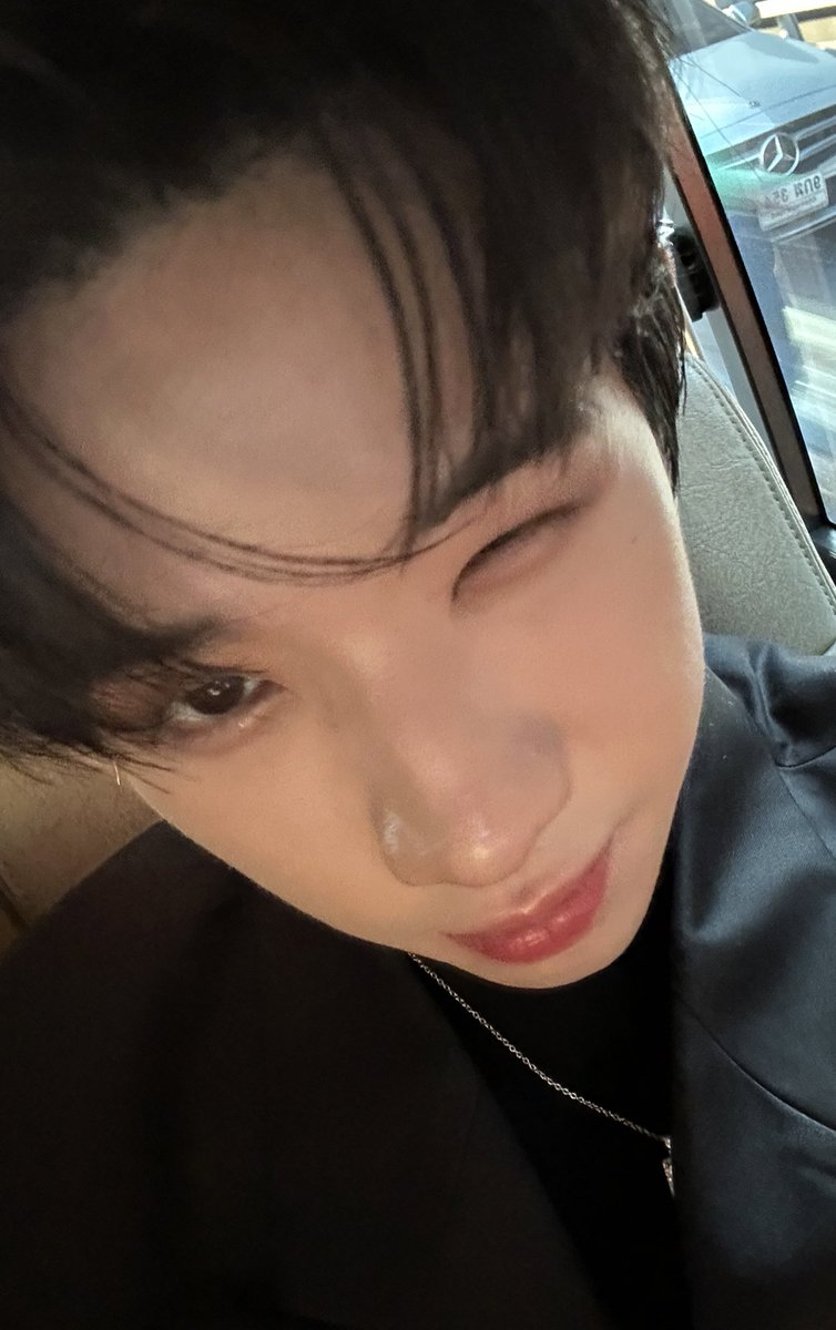 hongshihoshi03's tweet photo. เซลฟี่s a day keeps a หมอ away😉🤳
#LYKN #hongshihoshi https://t.co/Ip7F6kkZ5W