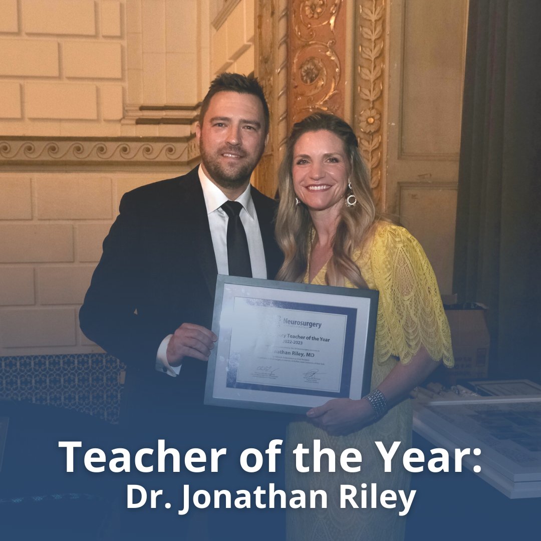 🎉 Congratulations, Dr. Jonathan Riley, on being named #TeacherOfTheYear!

This award reflects the admiration his students have for his teaching style, ability to foster autonomy & meticulous approach in the OR. 

Thank you for educating the future generation of #neurosurgeons!