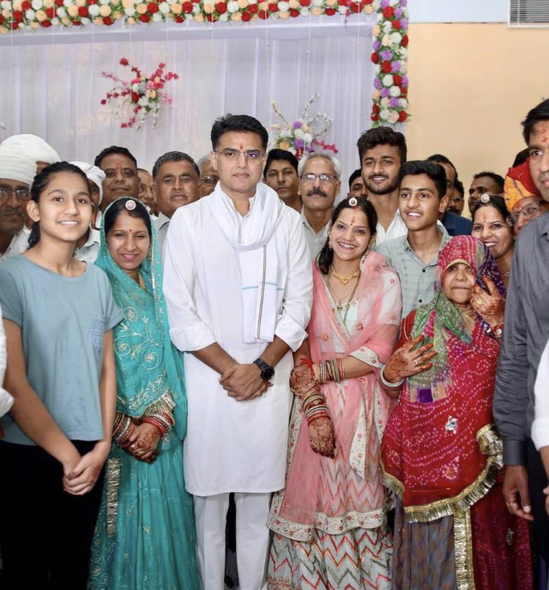 पुराने और समर्पित कांग्रेस कार्यकर्ता श्री श्रवण जी की पुत्री के विवाह कार्यक्रम में शामिल हुआ।