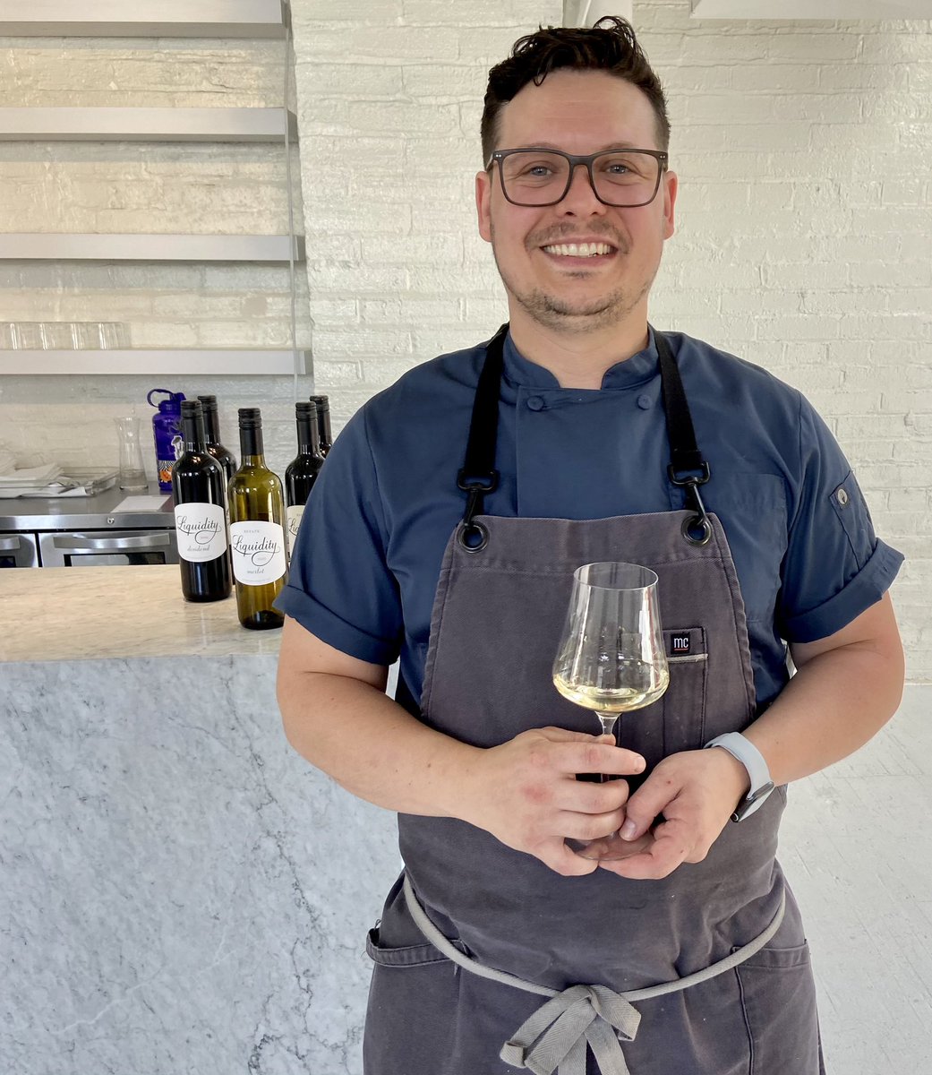 VacayCanada's tweet image. One of the #OkanaganValley’s leading wineries is now also home to a fine place to dine. Chef de cuisine Josh Mueller brings an impressive culinary pedigree to @LiquidityWines in Okanagan Falls, where he collaborates with winemaker Amy Paynter on a wine-centric menu.