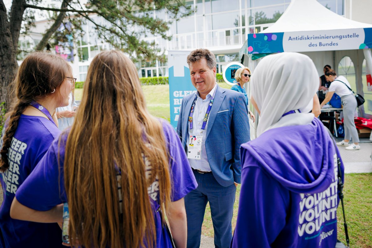 🎈Tolle Sportwettkämpfe bei den #SOWG in Berlin - aber auch Zugangsprobleme für Menschen mit Behinderungen. Wir freuen uns über die ausgelassene Stimmung in der ganzen Stadt und setzen uns ein für mehr #Barrierefreiheit in Zukunft! @ADS_Bund
#SpecialOlympicsWorldGames #Berlin2023