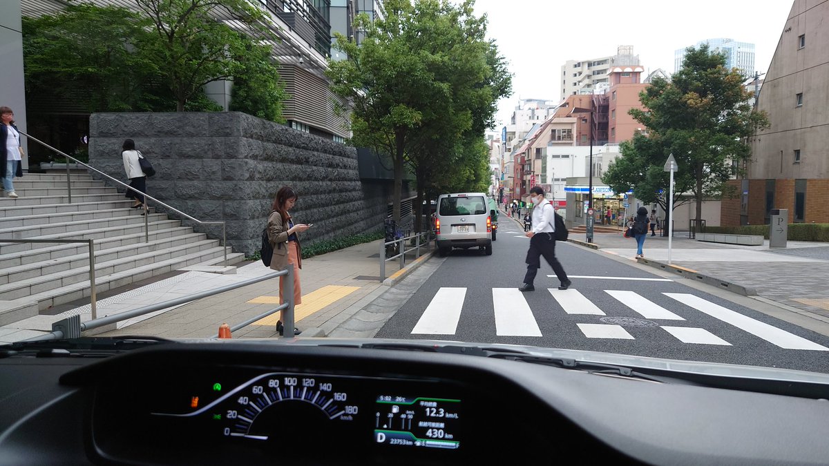 __QGB's tweet photo. こいつの住民税だけ3倍にしてくれ https://t.co/eFkGb8bWHn