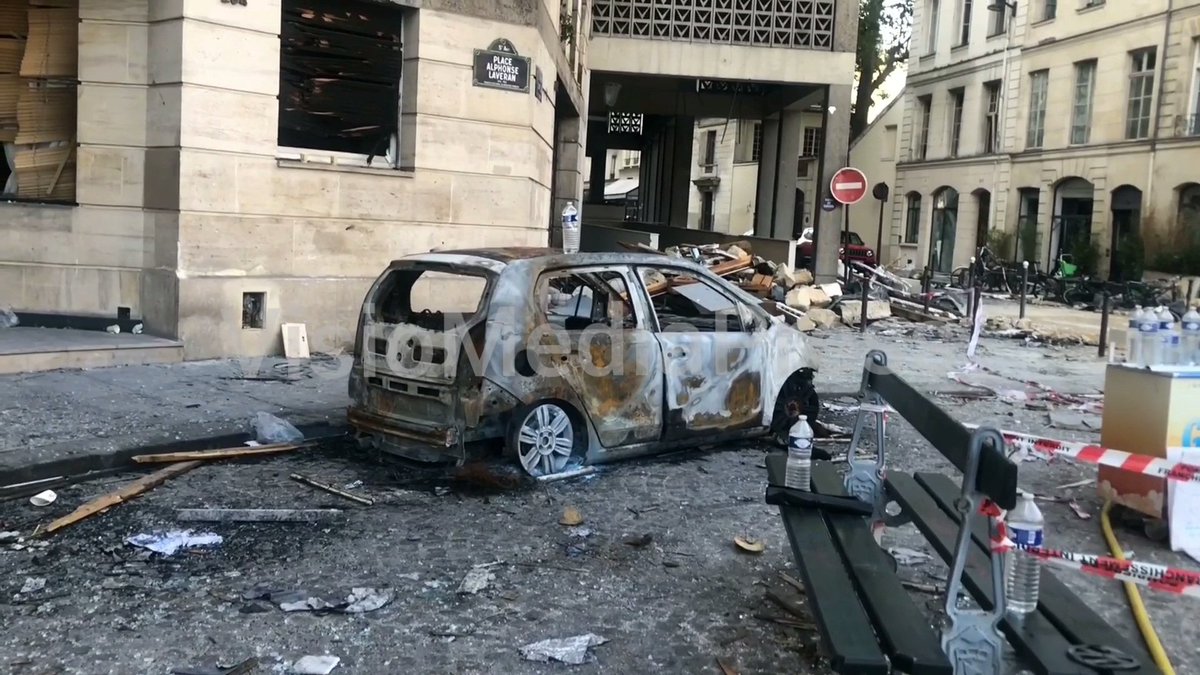 VIDEO : la rue #SaintJacques au lendemain de l' #explosion : vitres brisées, voiture incendiée et déblaiement 
youtu.be/5Gz14UGDEXU