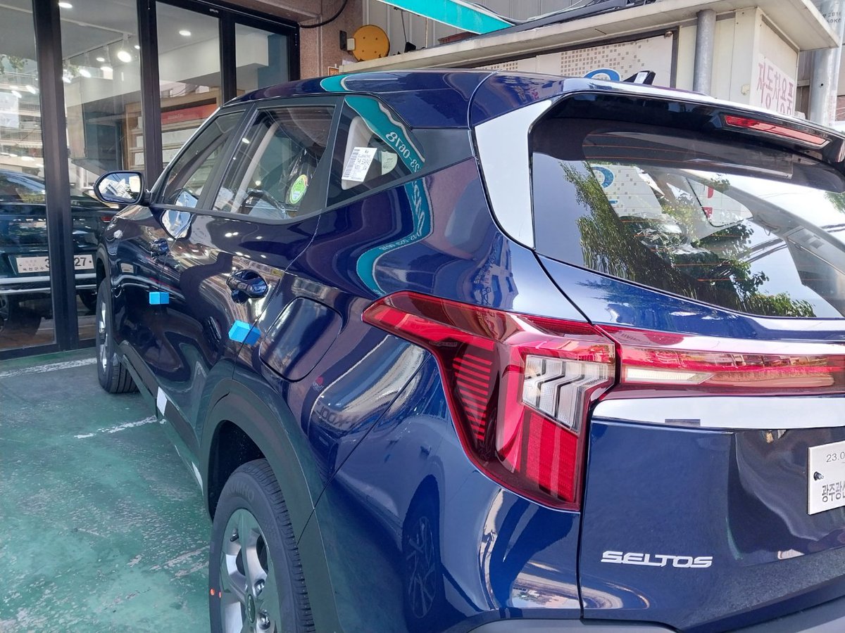 작지만 속은 넓은... 가볍게 즐기며 타기좋은 소형SUV 셀토스
오션블루 이쁘다!