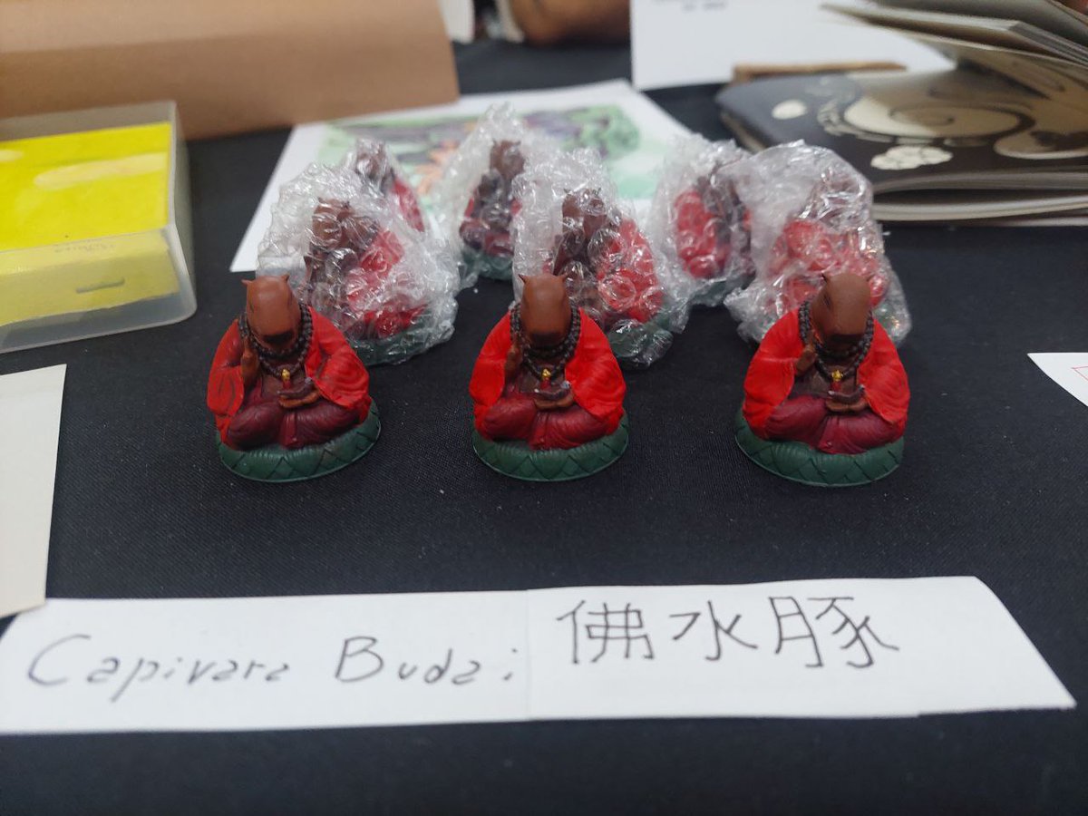 LD_Shiberia's tweet photo. Capivaras Buda que vendi no NUH em BH junto com nossa zine de lançamento! Quem quiser ainda tenho unidades disponíveis, só chamar inbox (50 reais + frete, ninguém merece perguntar preço no private não) https://t.co/LXLuEBO3Fw