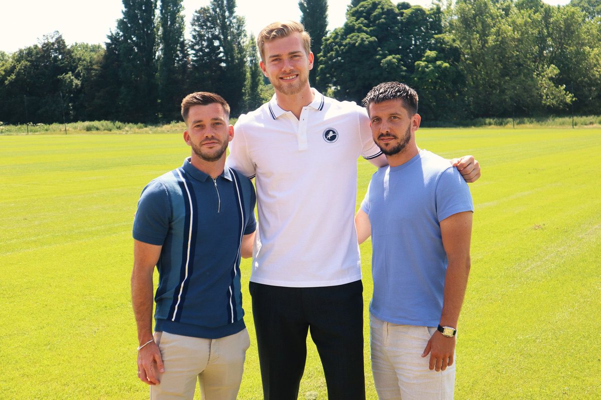 Buzzing to announce I have signed for <a href="/MillwallFC/">Millwall FC</a> !🦁💙

Really excited to join this great club and can’t wait to get started! I look forward to seeing the fans down at The Den soon!

#Millwall #TheDen