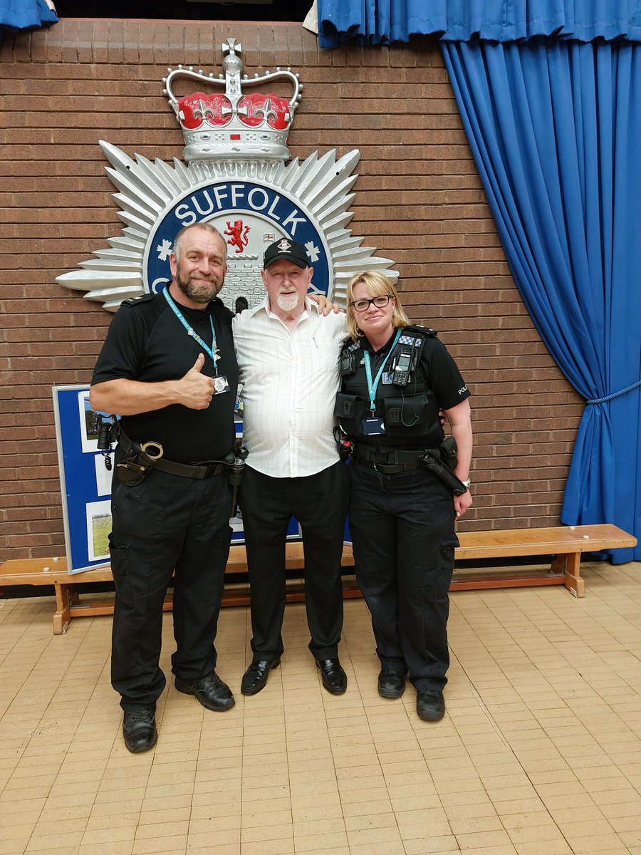 HadleighPolice's tweet photo. To celebrate Suffolk Day, the museum at Police Headquarters was opened to members of the public. I had the pleasure of meeting Captain Birsdeye AKA PC John Arbon who policed Hadleigh from 1995 till 2000.
PC Kate #pc582 #suffolkday https://t.co/gI4GV8MGXf