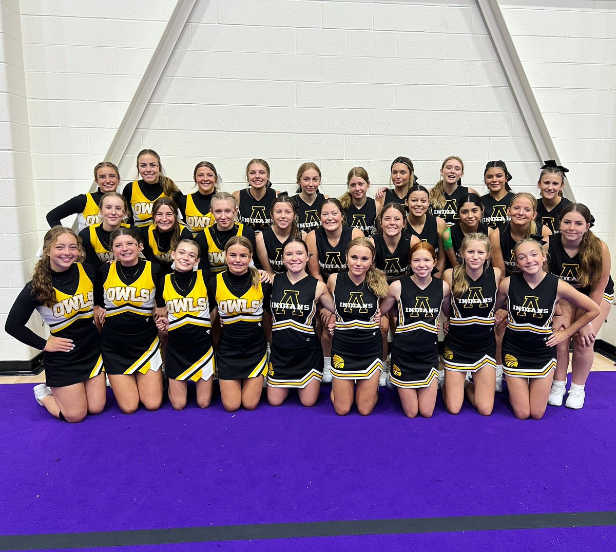 Loved being at cheer camp with Garden Plain this week! 🖤💛 #RenwickProud <a href="/AndaleAthletics/">Andale Athletics</a> <a href="/GardenPlainAD/">Garden Plain AD</a> <a href="/renwickreview/">Renwick Review</a> <a href="/RenwickUSD267/">Renwick USD 267</a>