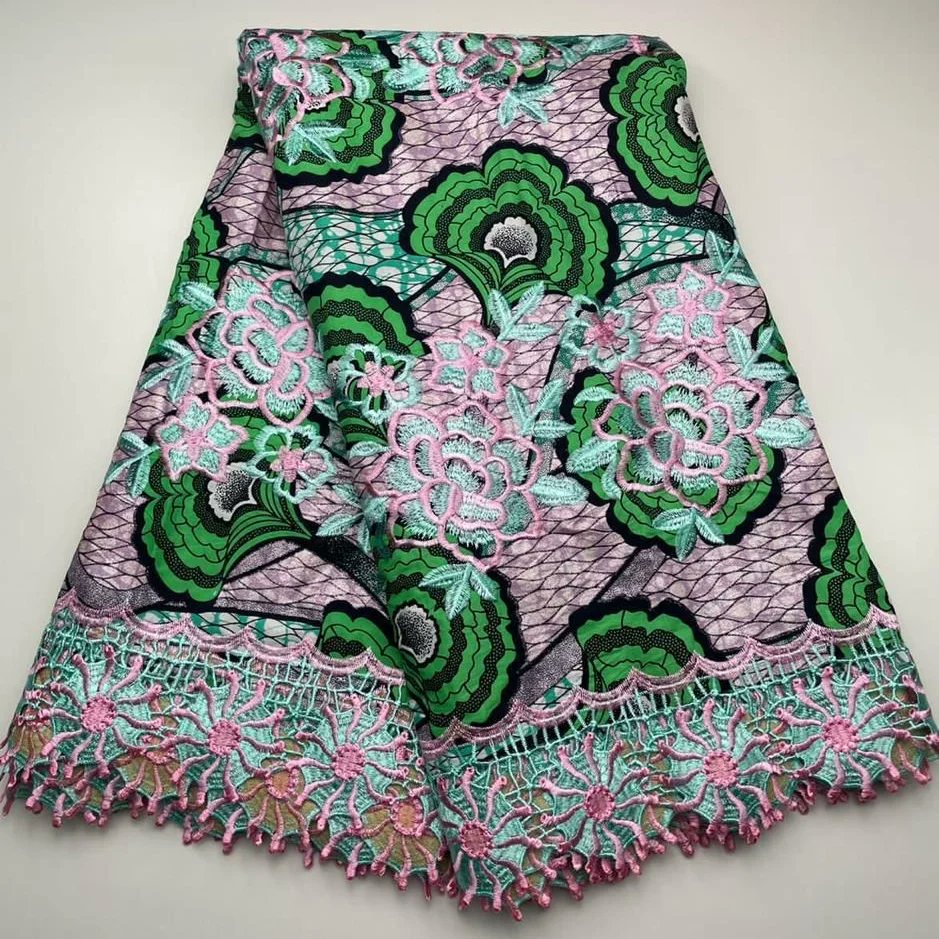 dingoopoul97's tweet photo. Hizi zinaitwa lace kitenge,
Material ni cotton 100%
Ukubwa ni yard 6
Bei 120,000
Nicheki humo 0653356032 https://t.co/6rWWf41pya