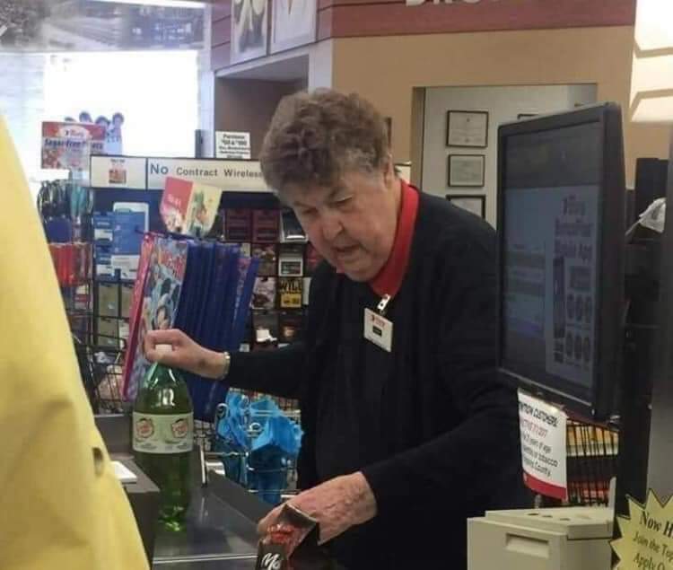 Good to see Jeremy helping out at the farm shop. #jeremyclarkson #diddlysquatfarm