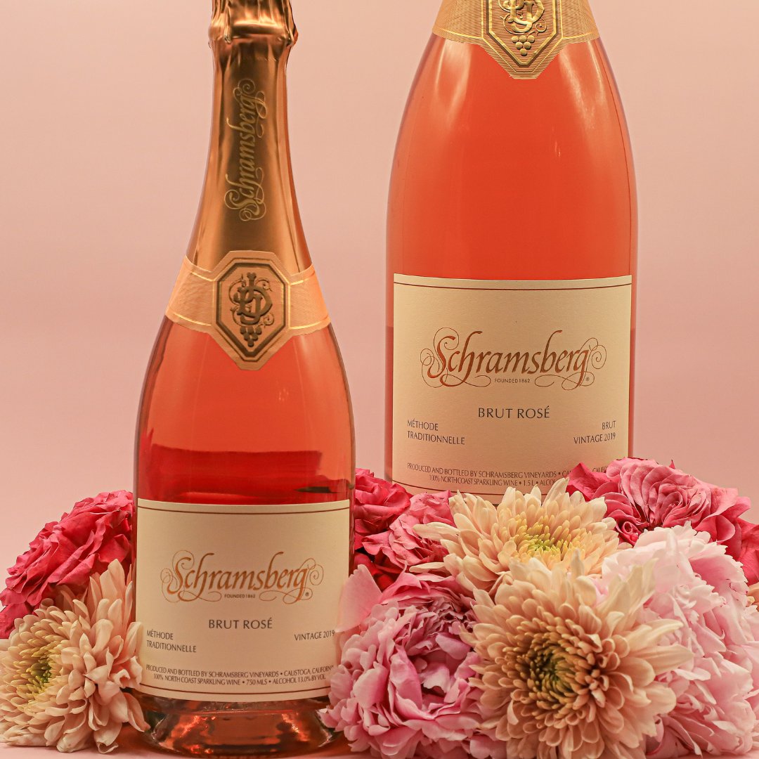 What a better way to start off the weekend than with #InternationalRoséDay! 

#schramsberg #roseallday #brutrose #methodetraditionnelle #sparklingwine #weekendbubbles #roséallday #méthodetraditionnelle #methodechampenoise #familyownedwinery