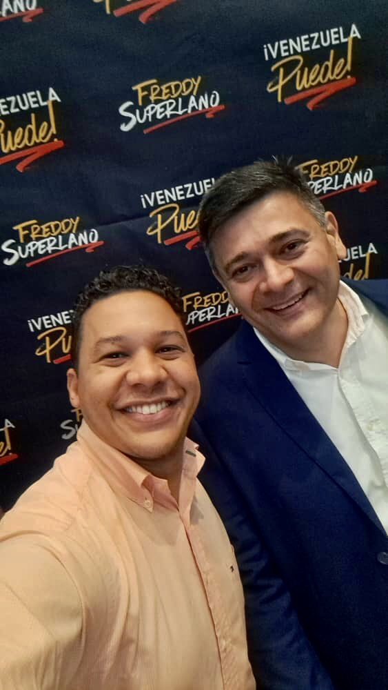 AngelSubero's tweet photo. ¡Se inscribió mi candidato: @freddysuperlano ! 

💪🏽🇻🇪 https://t.co/NHUt46wCYU
