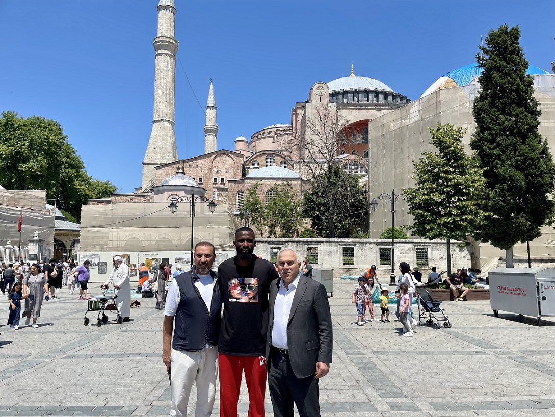 Antonio Rüdiger, Fatih Belediyesi ve Ayasofya Camii’ni ziyaret etti.