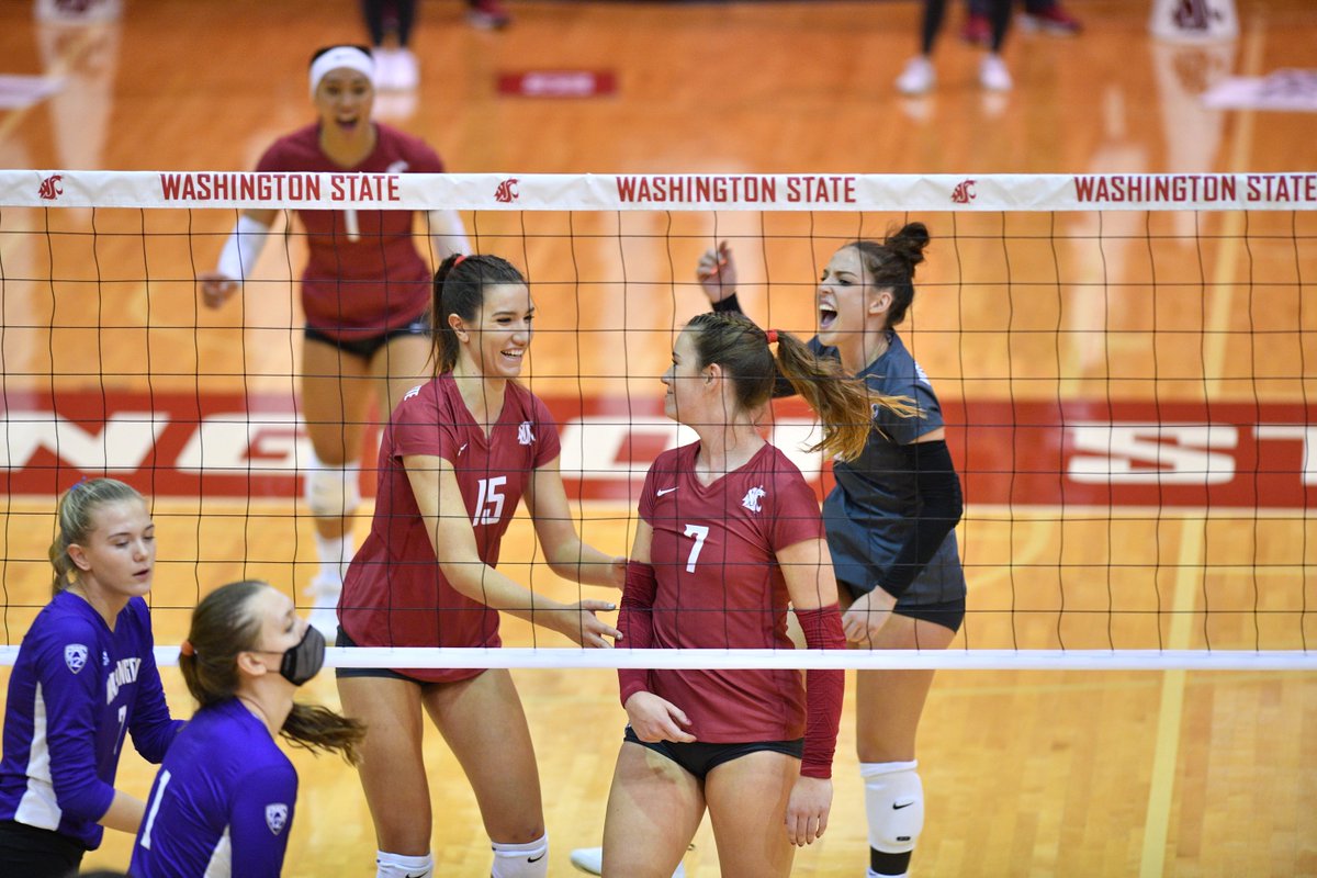 𝙈𝙄𝙇𝙀𝙎𝙏𝙊𝙉𝙀 𝙒𝘼𝙏𝘾𝙃 '23: Coach Greeny is only ✌️wins away from win No. 100 as a head coach in the same gym she played in as Coug.

2023 Tickets ⬇️
bit.ly/42VhhOb

#GoCougs | <a href="/jagreeny/">Jen Greeny</a>