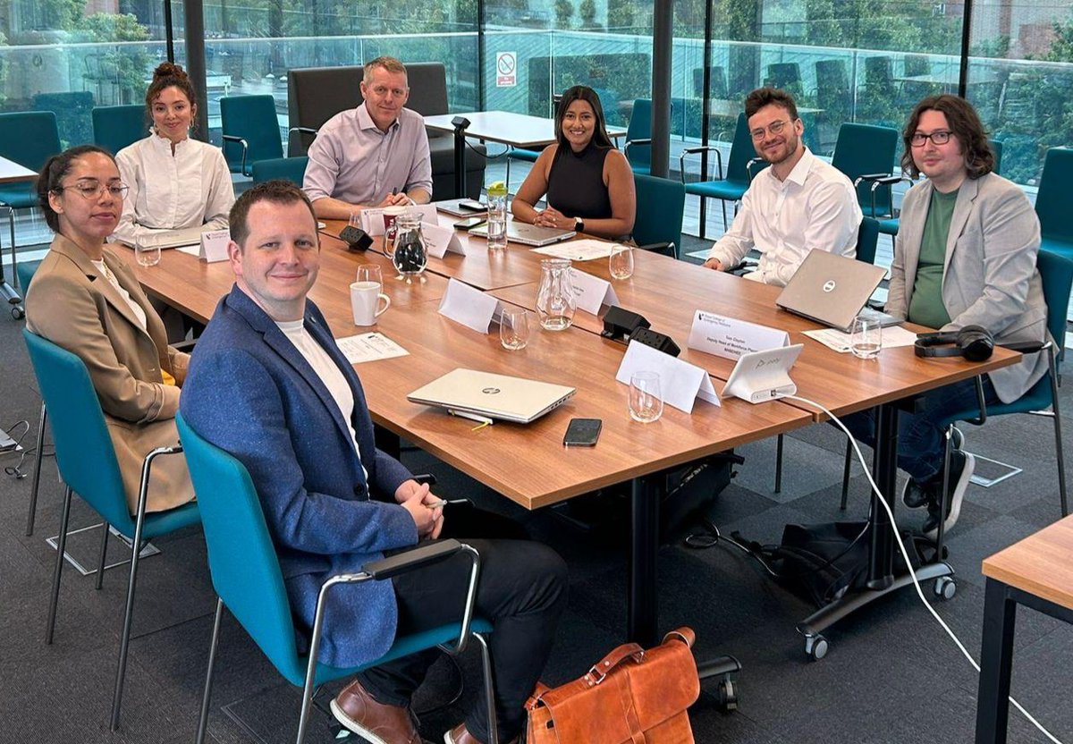 🧵1/12

Yesterday we hosted a roundtable on our EM Workforce Explainer, the 5th in our Acute Insight Series

Our President &amp; Policy team met with <a href="/MrTomClayton/">Tom Clayton</a>, <a href="/SebRees1/">Sebastian Rees</a>, Danielle Jefferies from <a href="/TheKingsFund/">The King's Fund</a>, and <a href="/jacoblant/">Jacob Lant</a> 

Read the Explainer here - rb.gy/m5bhn