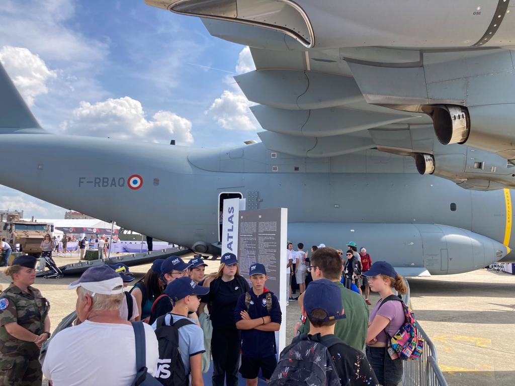 Découverte du Salon du Bourget pour les élèves ayant préparé le BIA cette année. Les petits chanceux ont pu bénéficier d’une visite VIP d’un avion ✈️ A400M !
