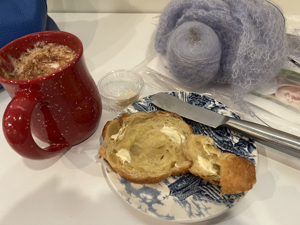 Tasks accomplished. Time for treats ⁦<a href="/euro_coffee/">VENDELLA euro boutique & coffee haus</a>⁩ at Vendella Boutique in Eagan. Lovely #Friday.
