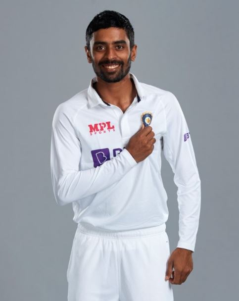 Md_Zaid01's tweet photo. Heard that Yashasvi Jaiswal Will be in Test Squad against West Indies. Good He Deserve this but I Don't think he should Selected before Sarfaraz Khan and Abhimanyu Easwaran. Just Because Yashasvi has Perform in IPL you Can't Ignore these two Giants OF Domestic Cricket. https://t.co/4RaIGPbDX5